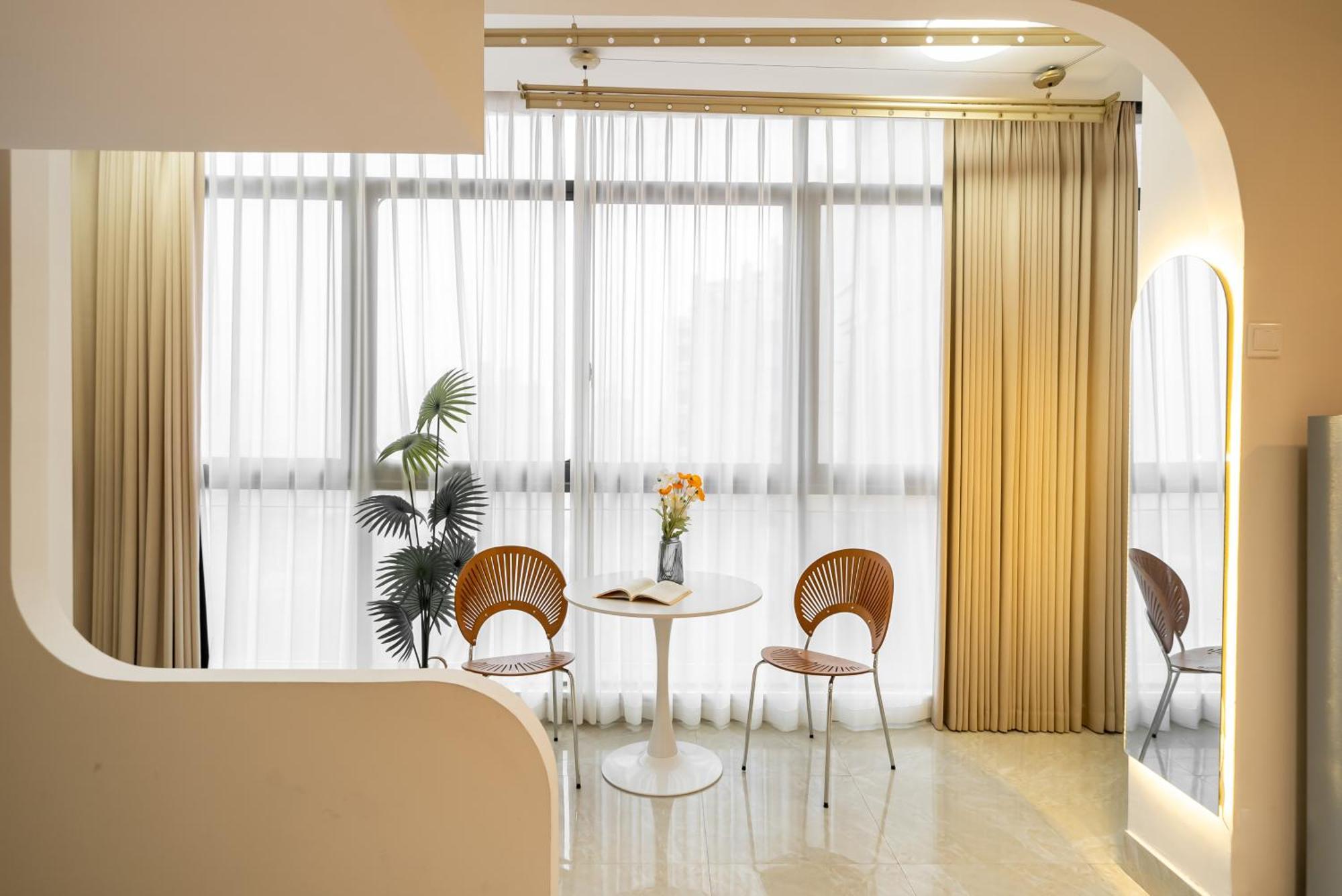 Bund View Apartment