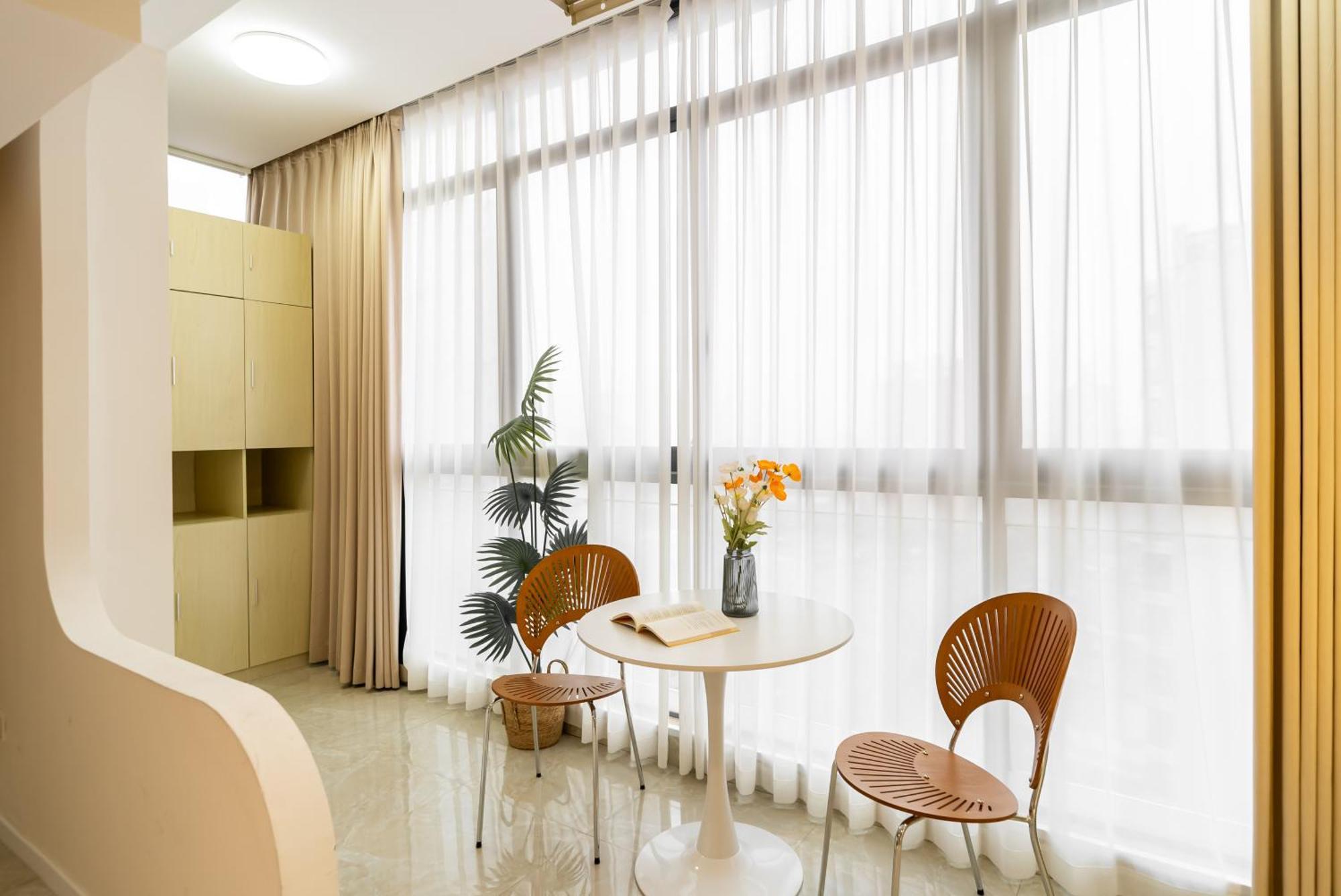Bund View Apartment *