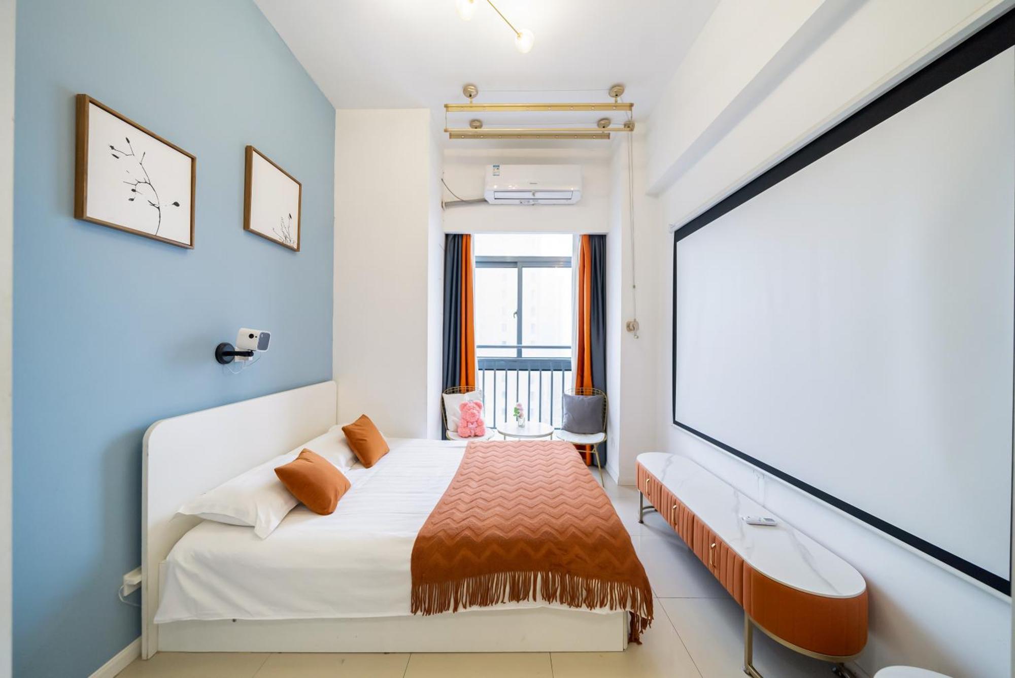 Bund View Apartment *